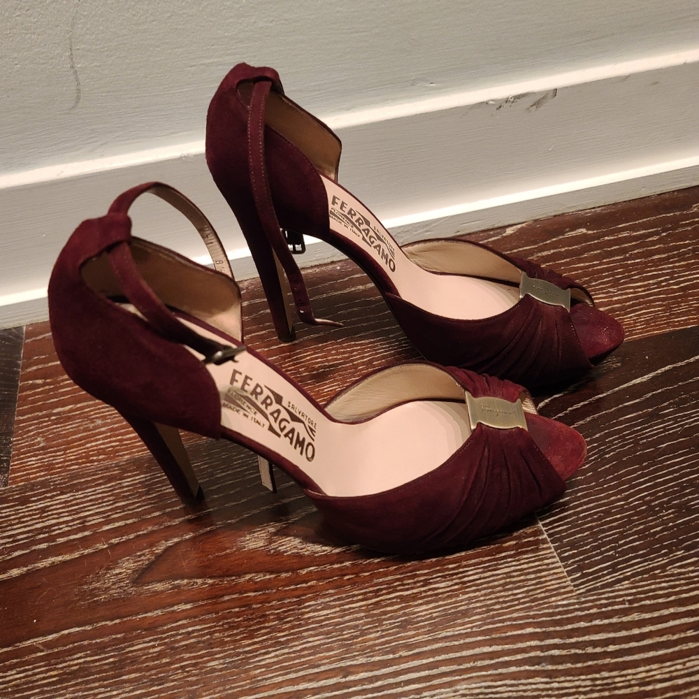 Salvatore Ferragamo Fragrance Acm Oxblood Suede Peep Toe Sandles Size 8.5